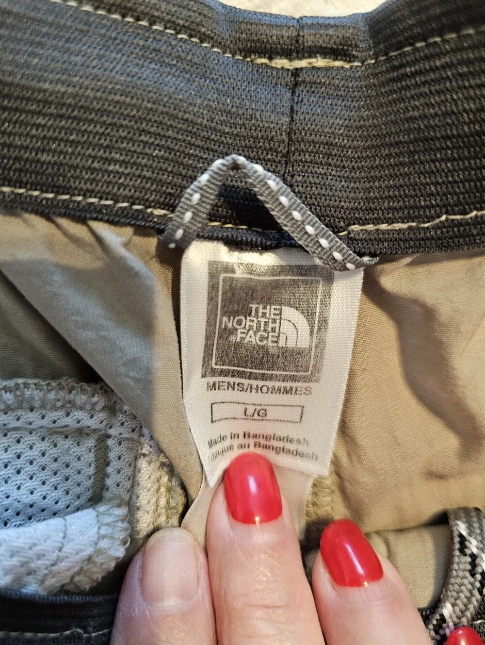 The North Face Men’s Large Hiking Shorts Khaki Tan Nylon Stow Pocket Packable L